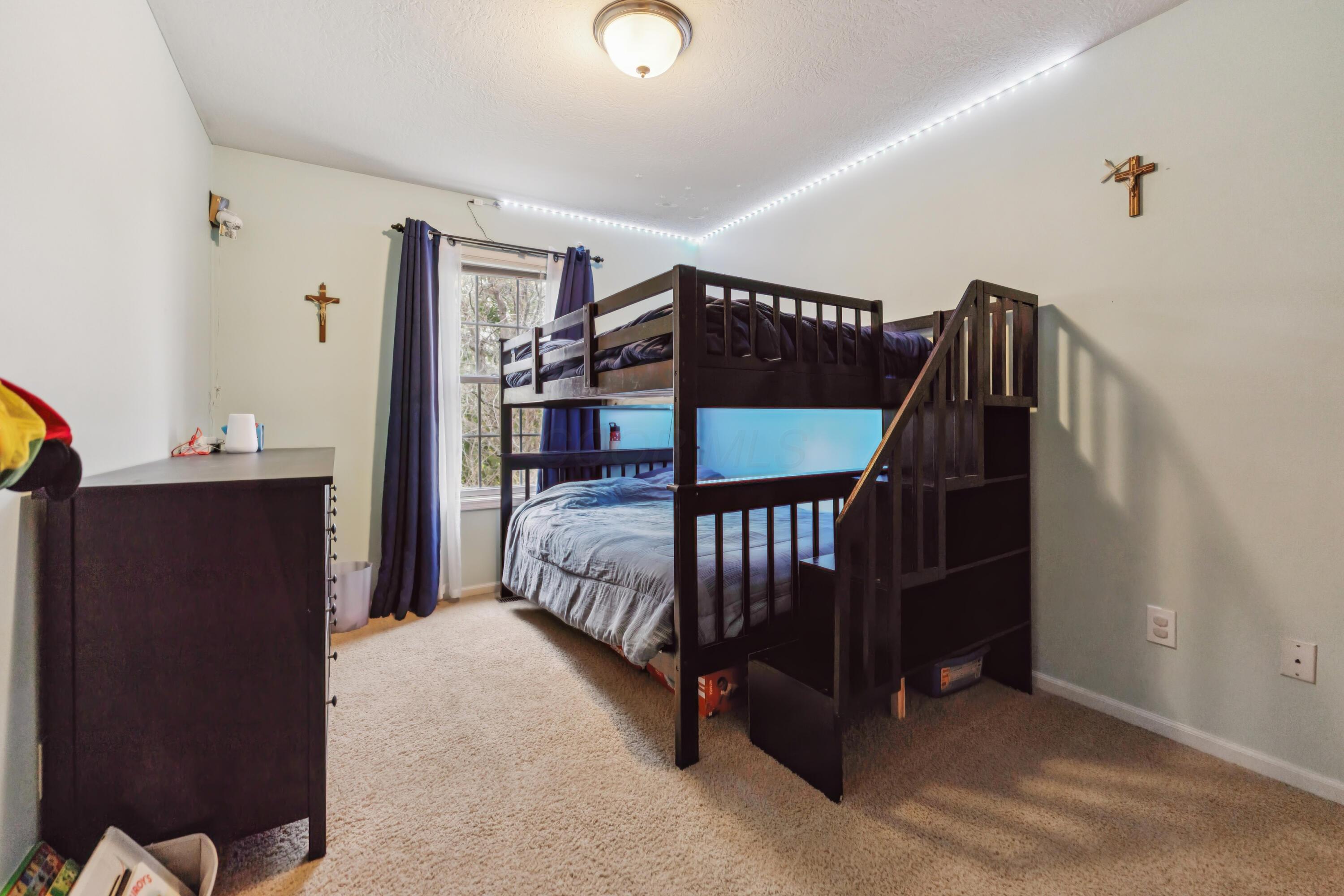 2188 Dry Ridge Court, Grove City