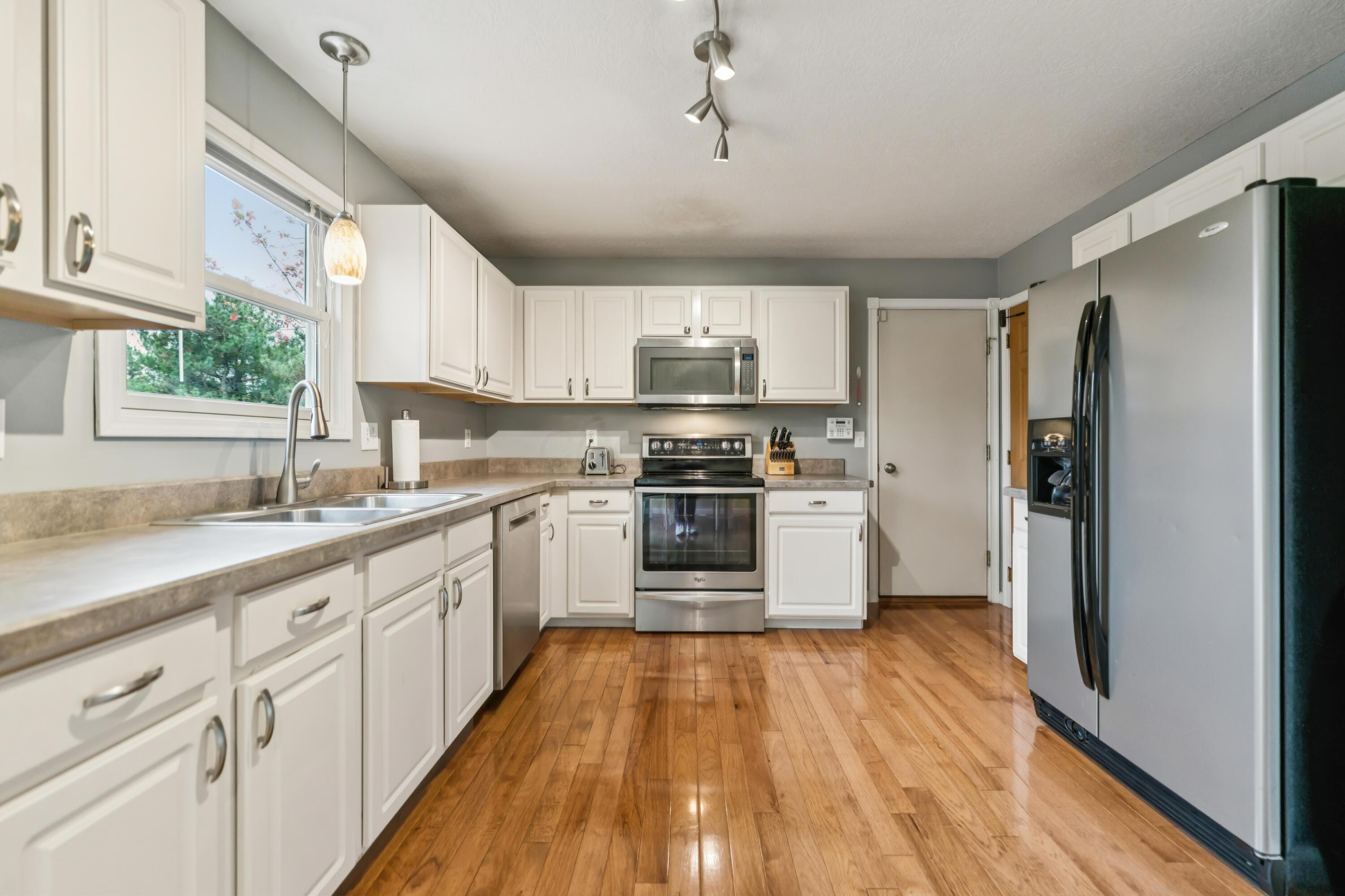 2188 Dry Ridge Court, Grove City