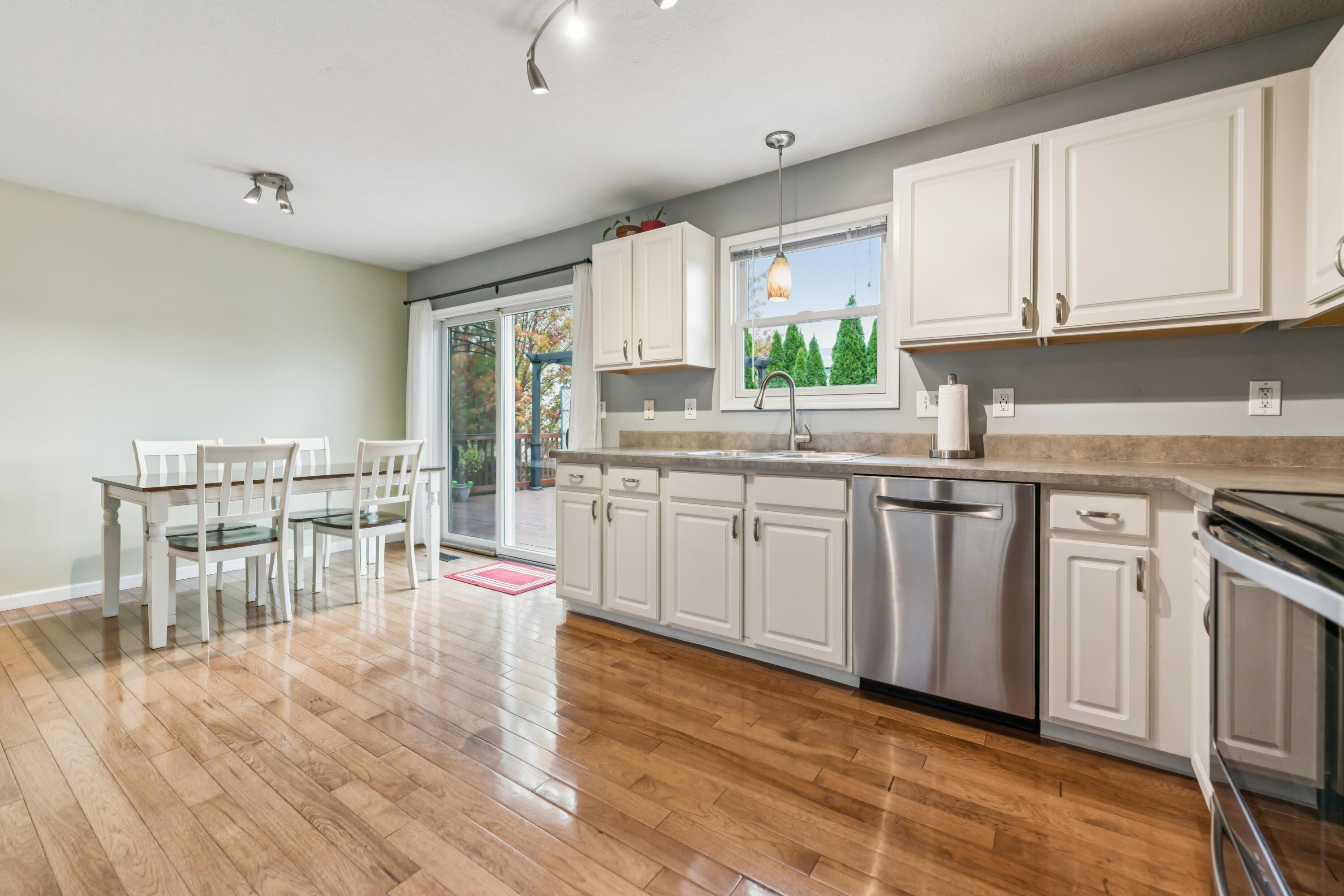 2188 Dry Ridge Court, Grove City