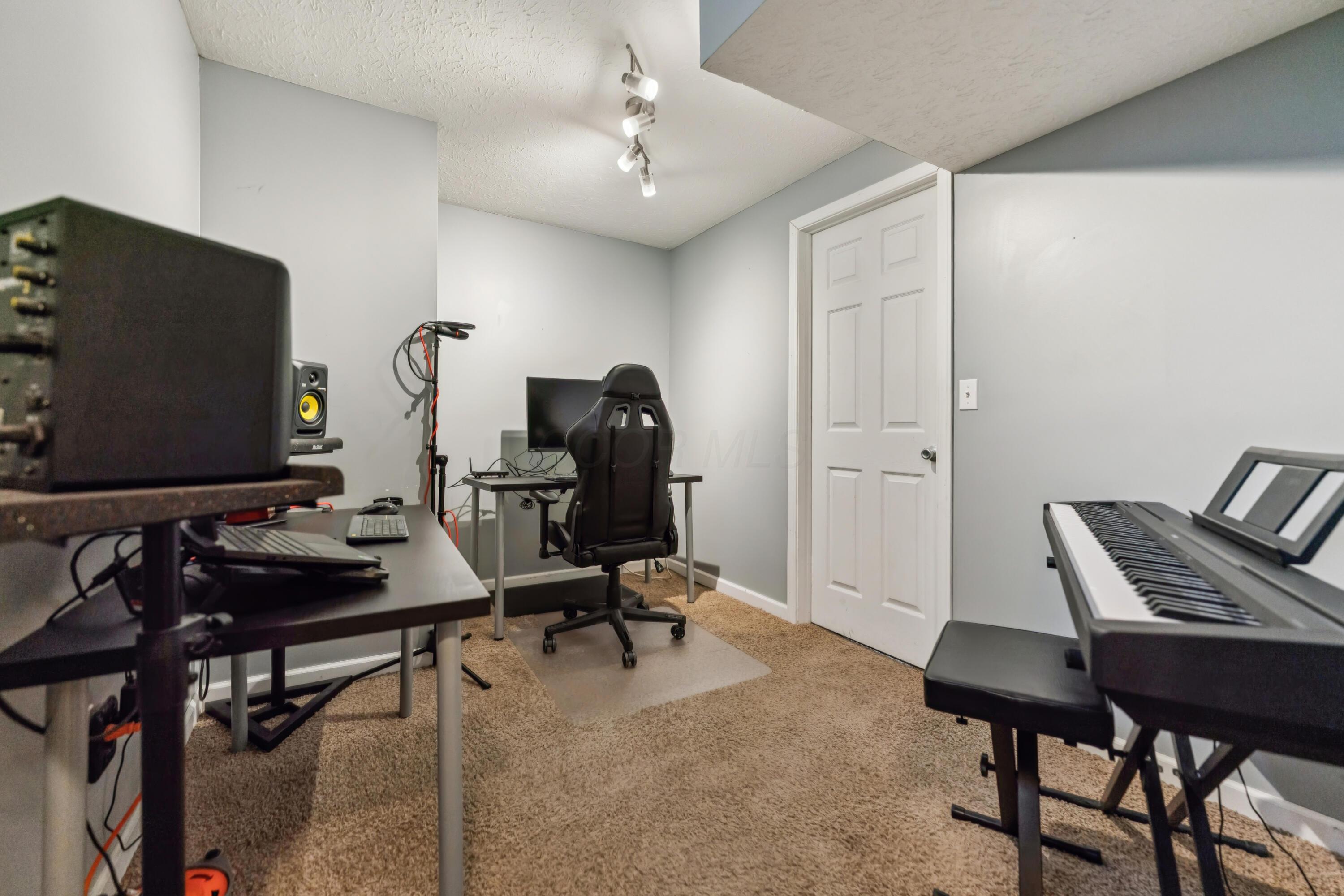 2188 Dry Ridge Court, Grove City