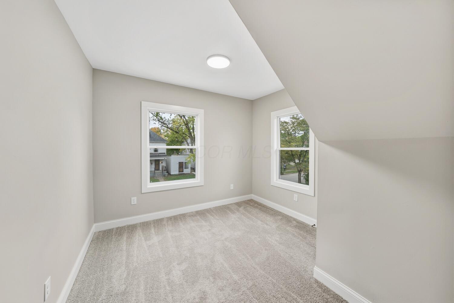 226 Clarendon Avenue, Columbus