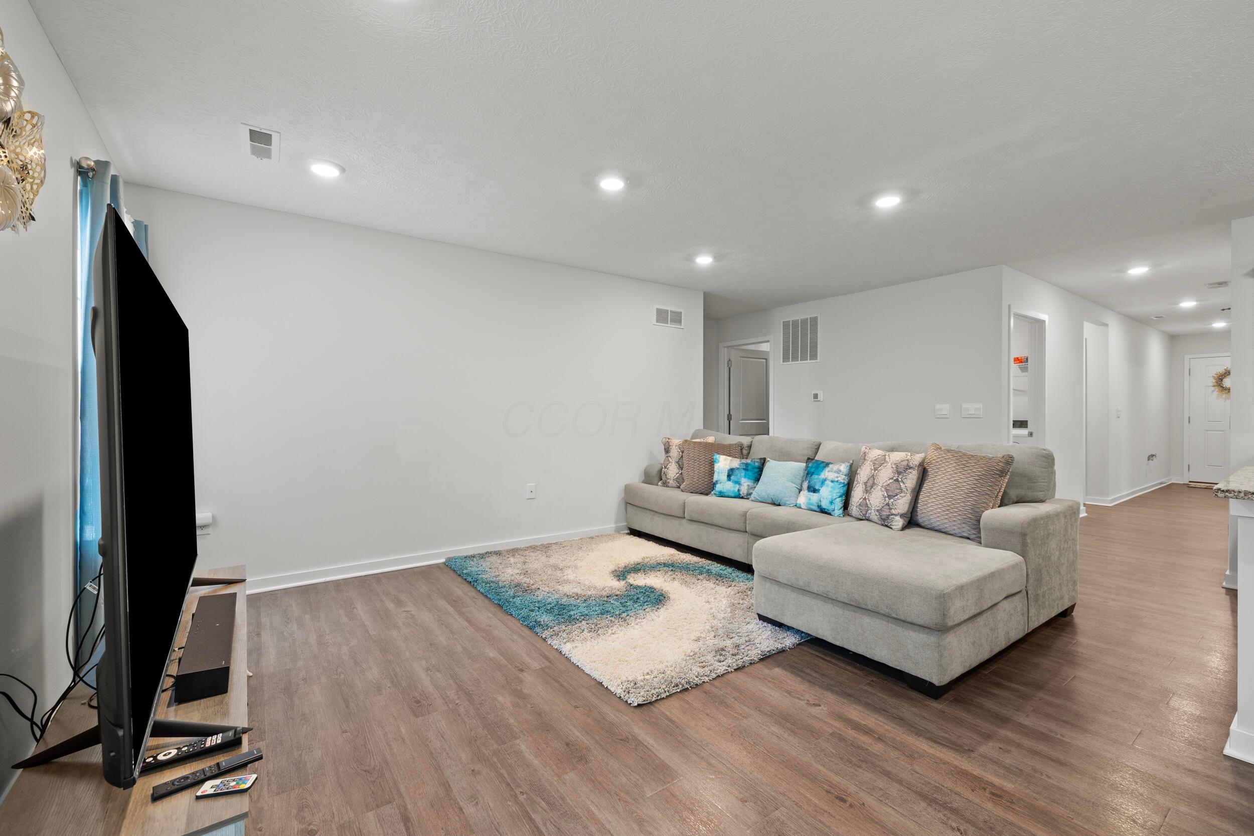 5969 Hollett Drive S