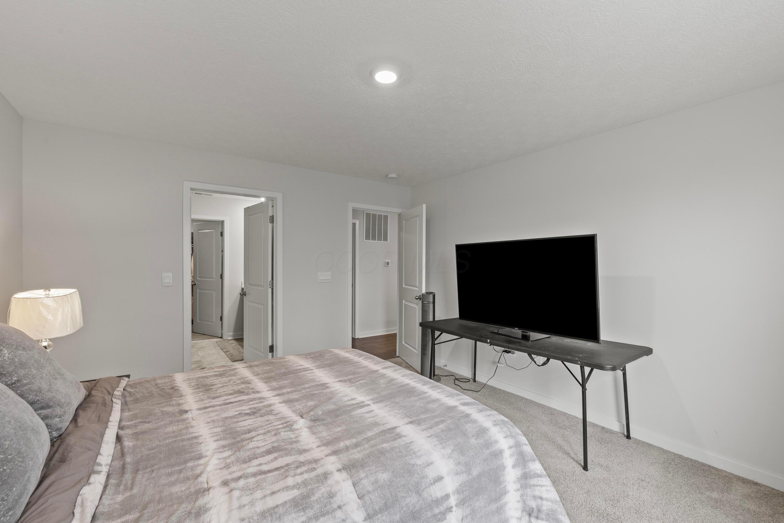 5969 Hollett Drive S