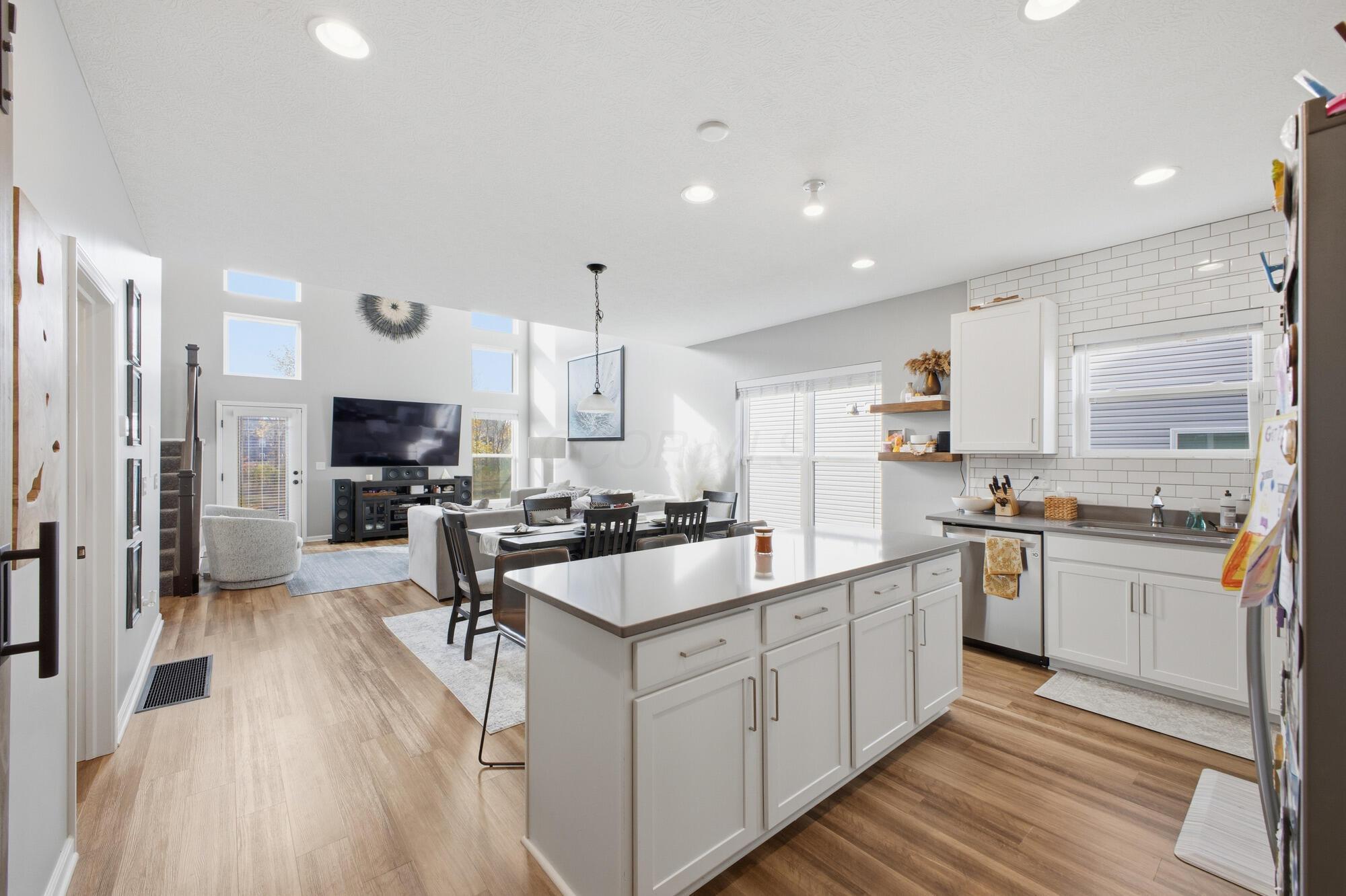 8197 Narrow Leaf Drive