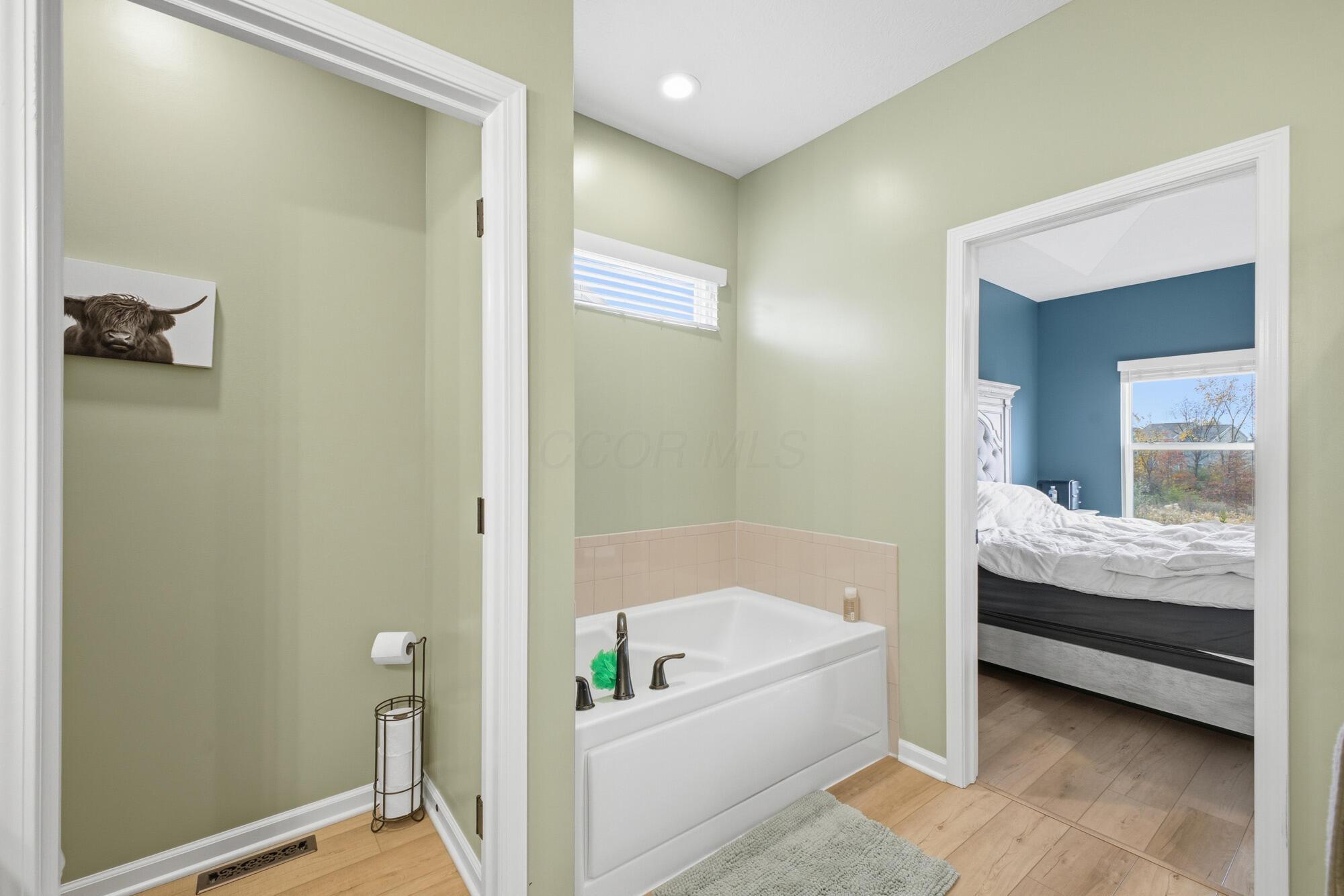 8197 Narrow Leaf Drive