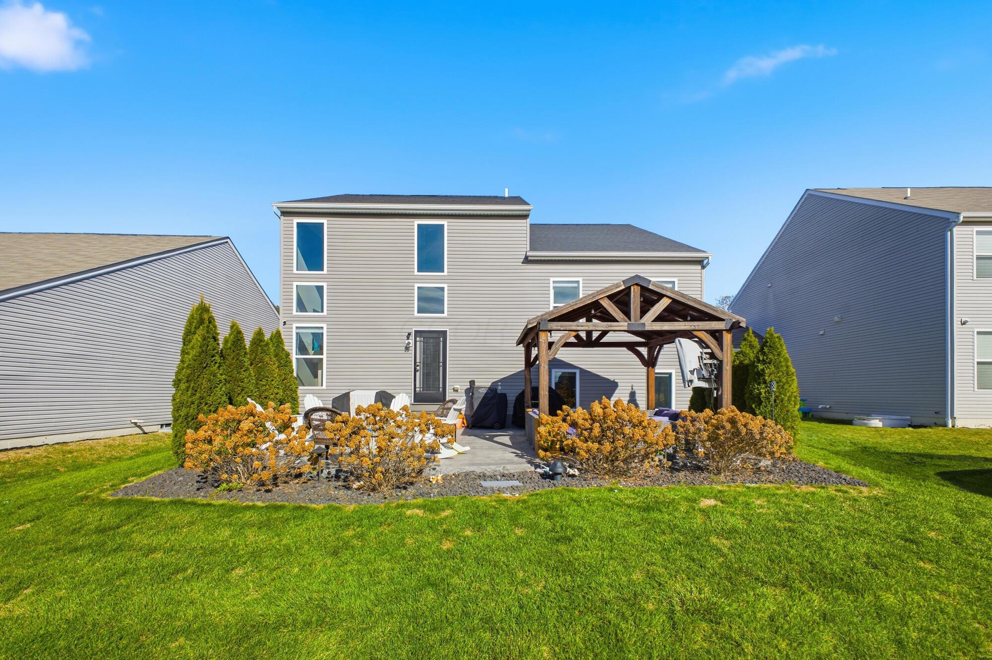 8197 Narrow Leaf Drive