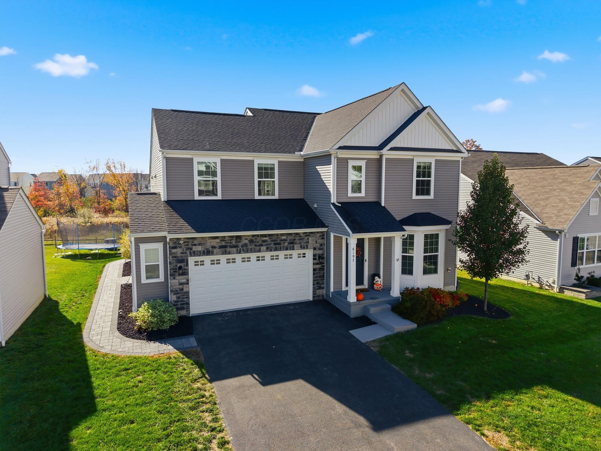 8197 Narrow Leaf Drive