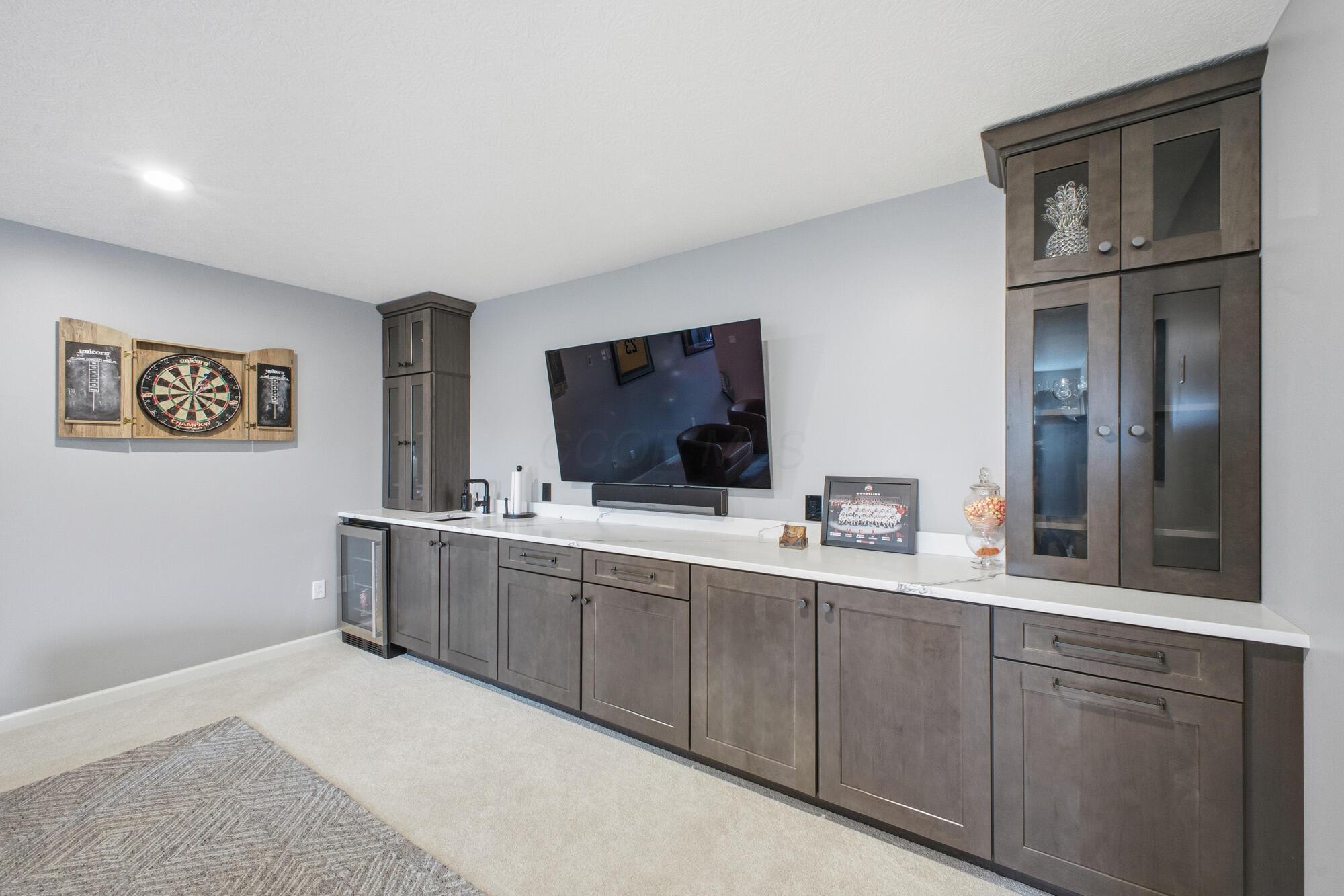 8197 Narrow Leaf Drive