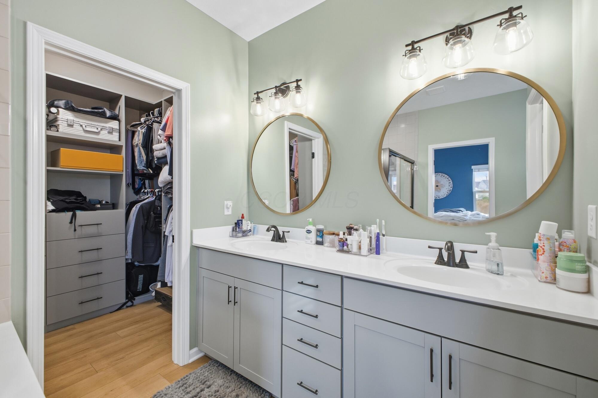 8197 Narrow Leaf Drive