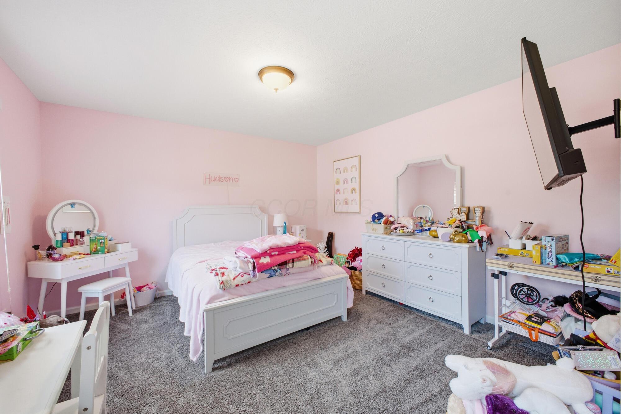 8197 Narrow Leaf Drive