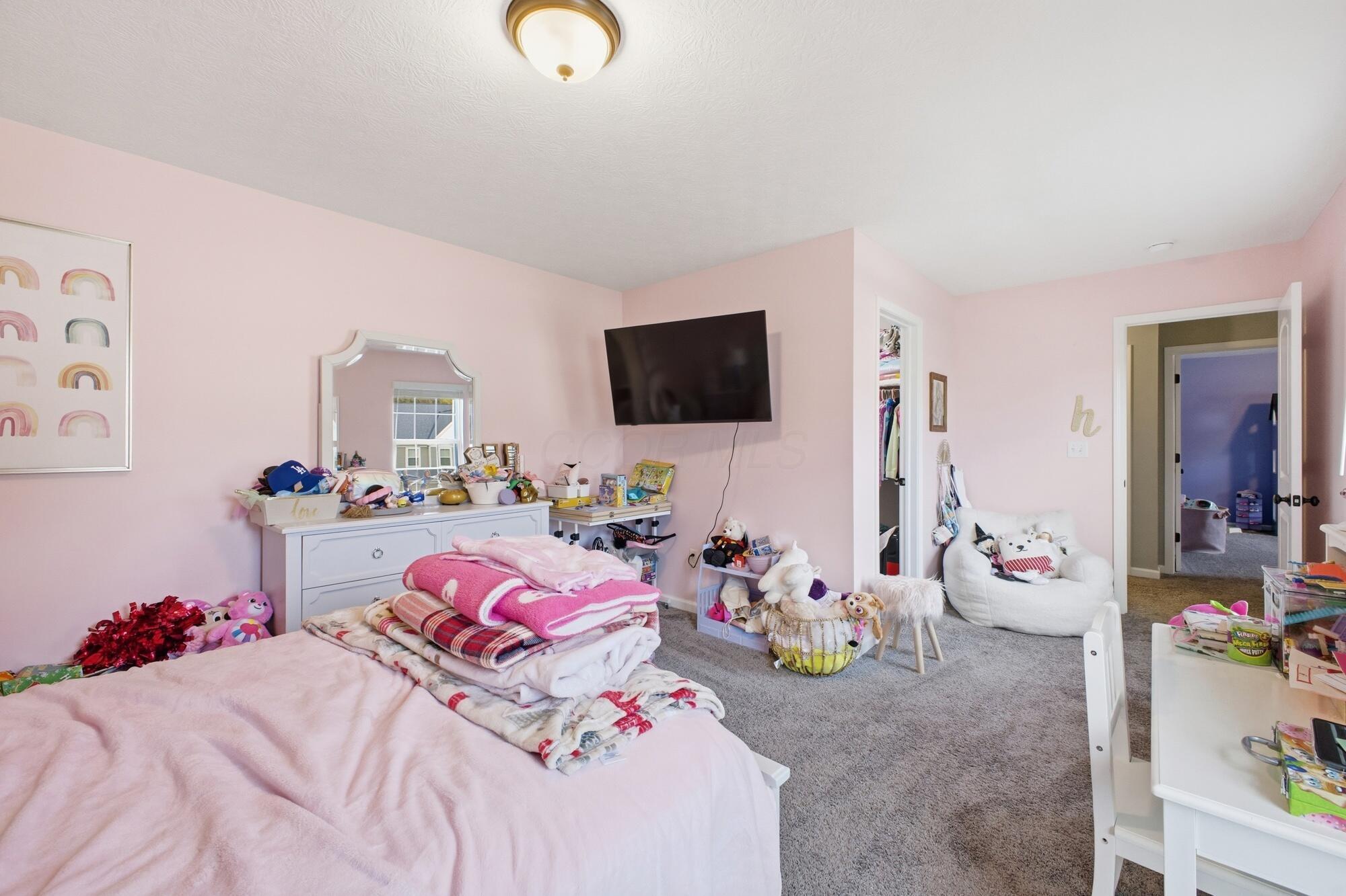 8197 Narrow Leaf Drive