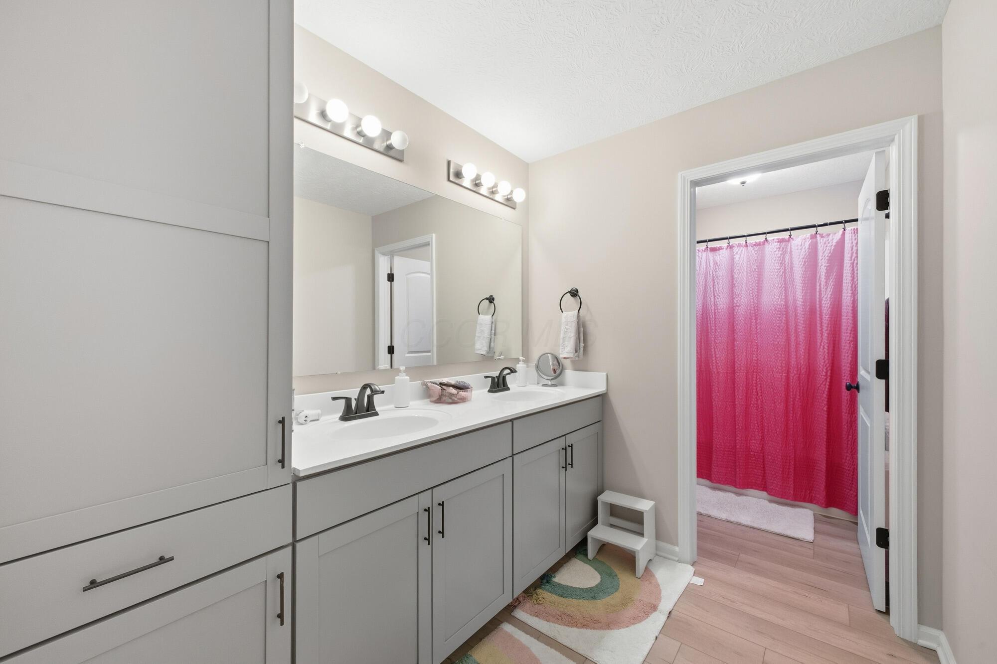 8197 Narrow Leaf Drive