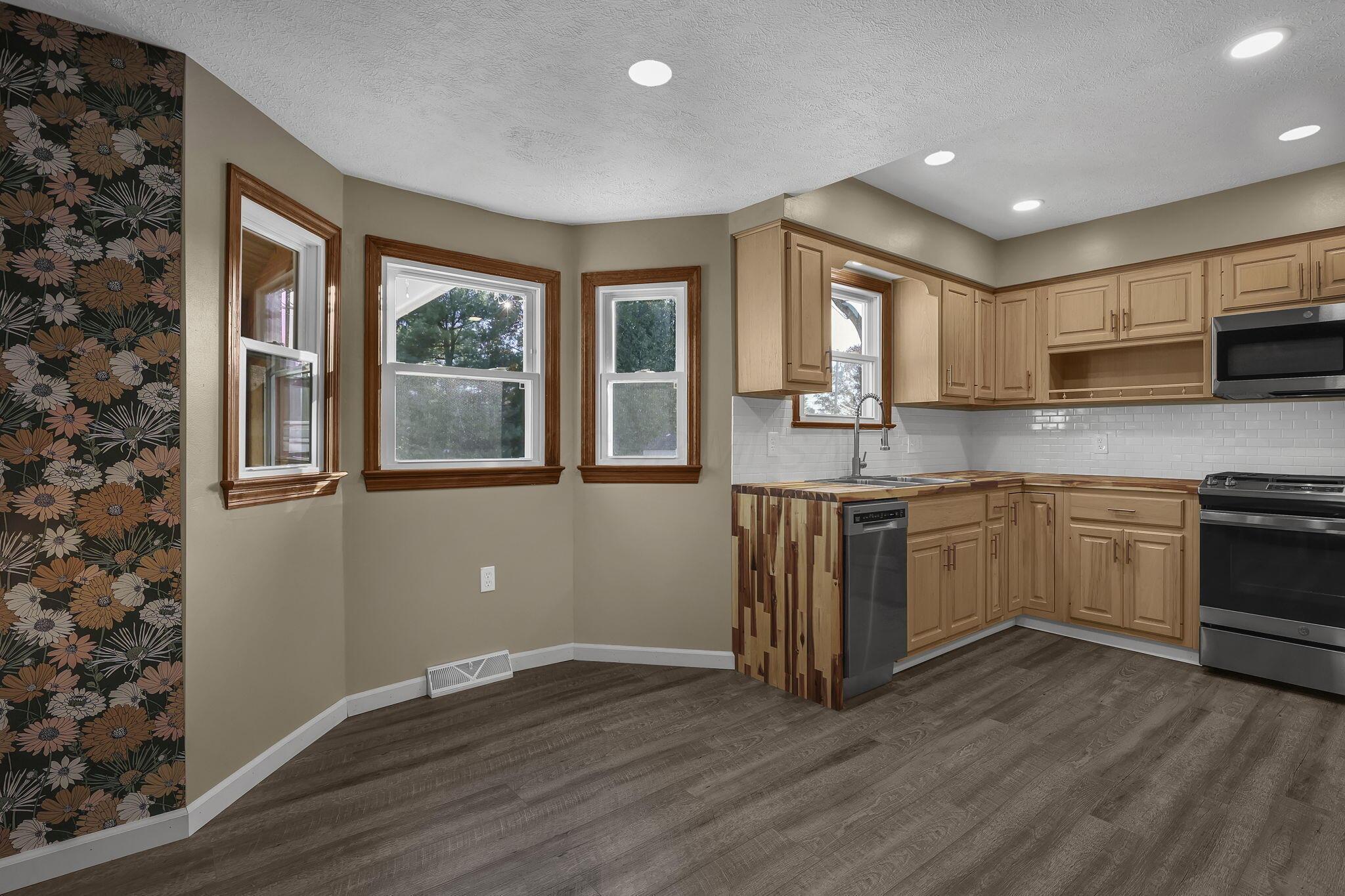 9685 Grandview Avenue