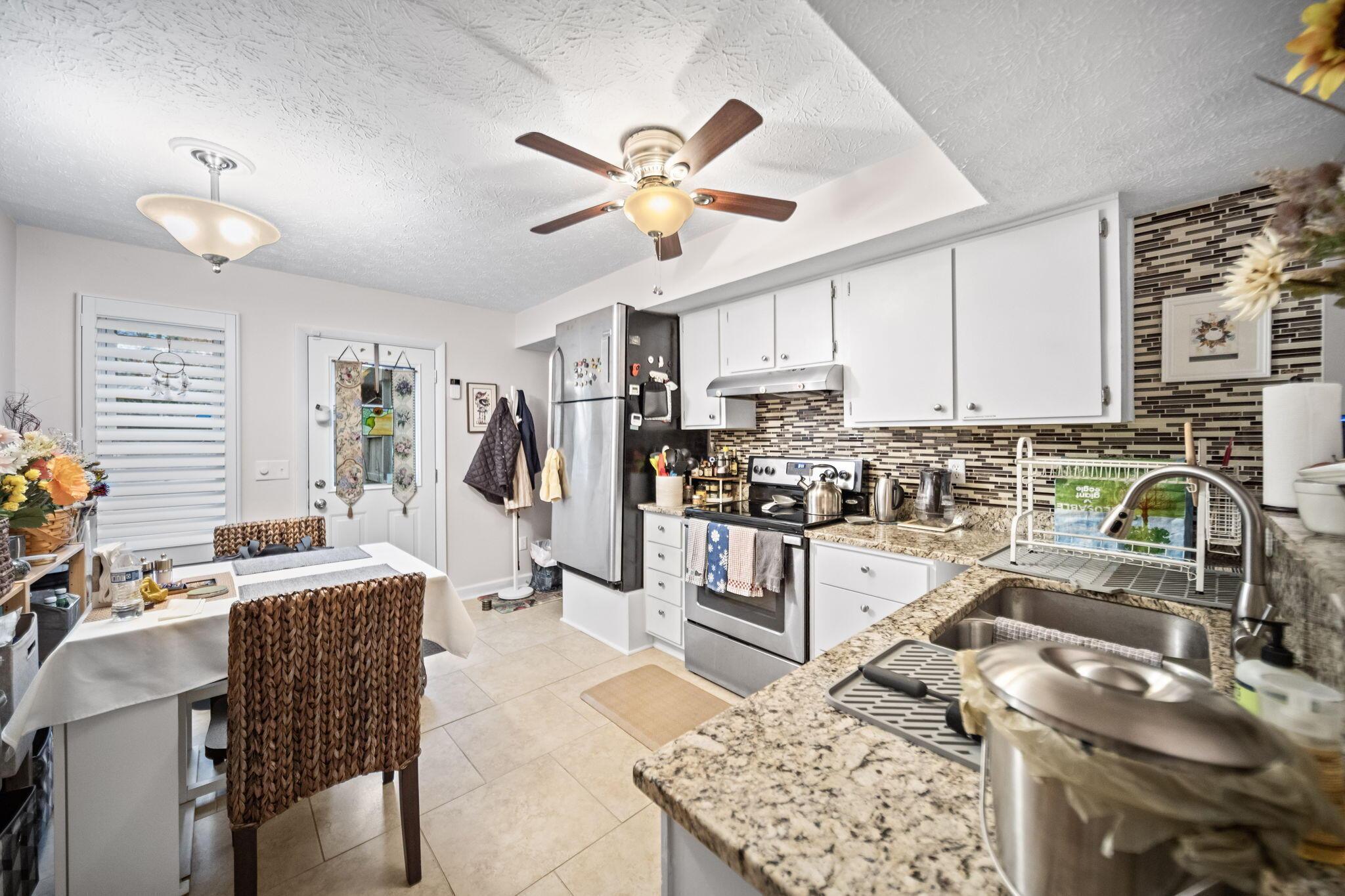 3245 Summertime Court, 21 21