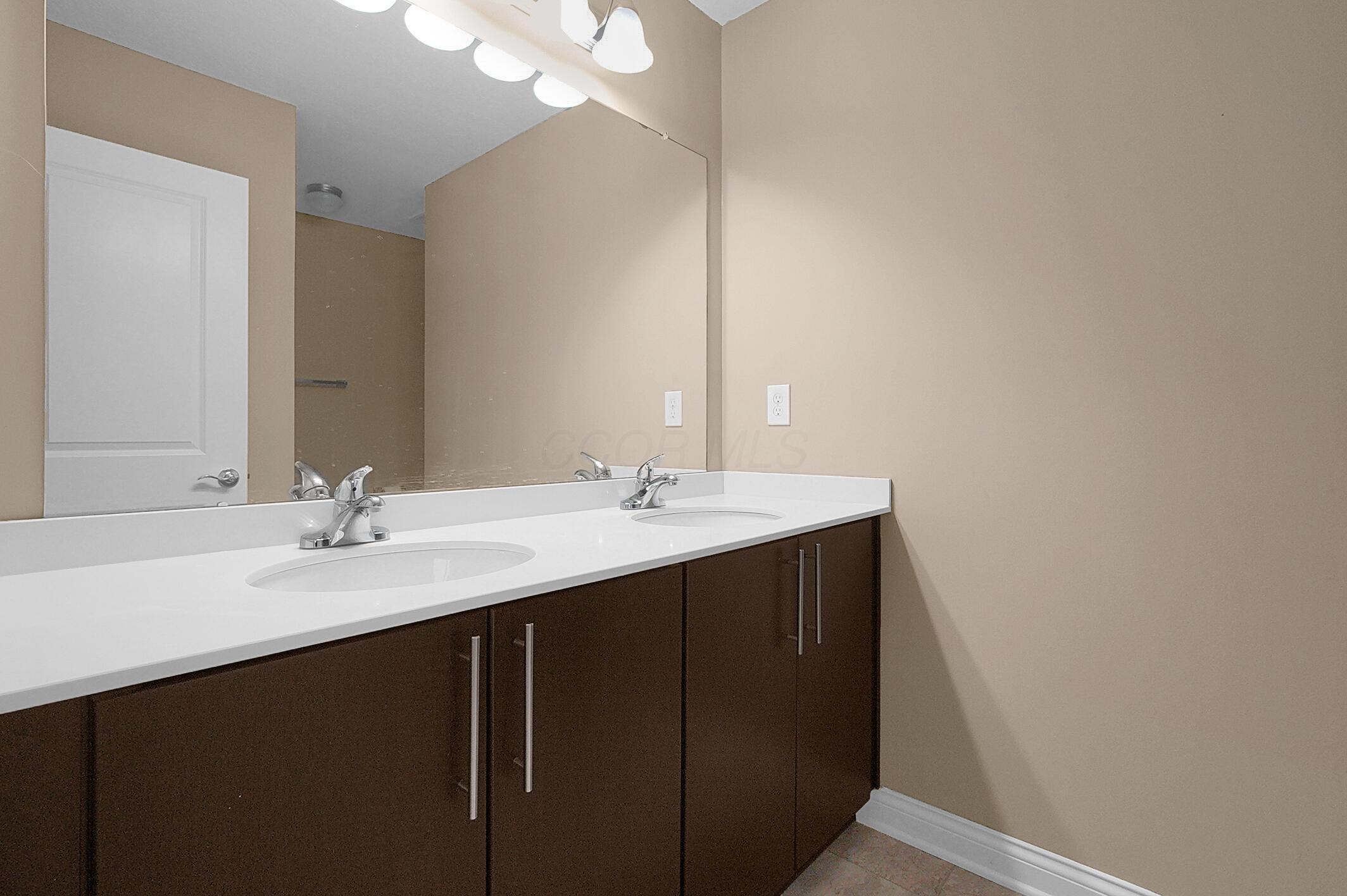 5527 Albany Terrace Way