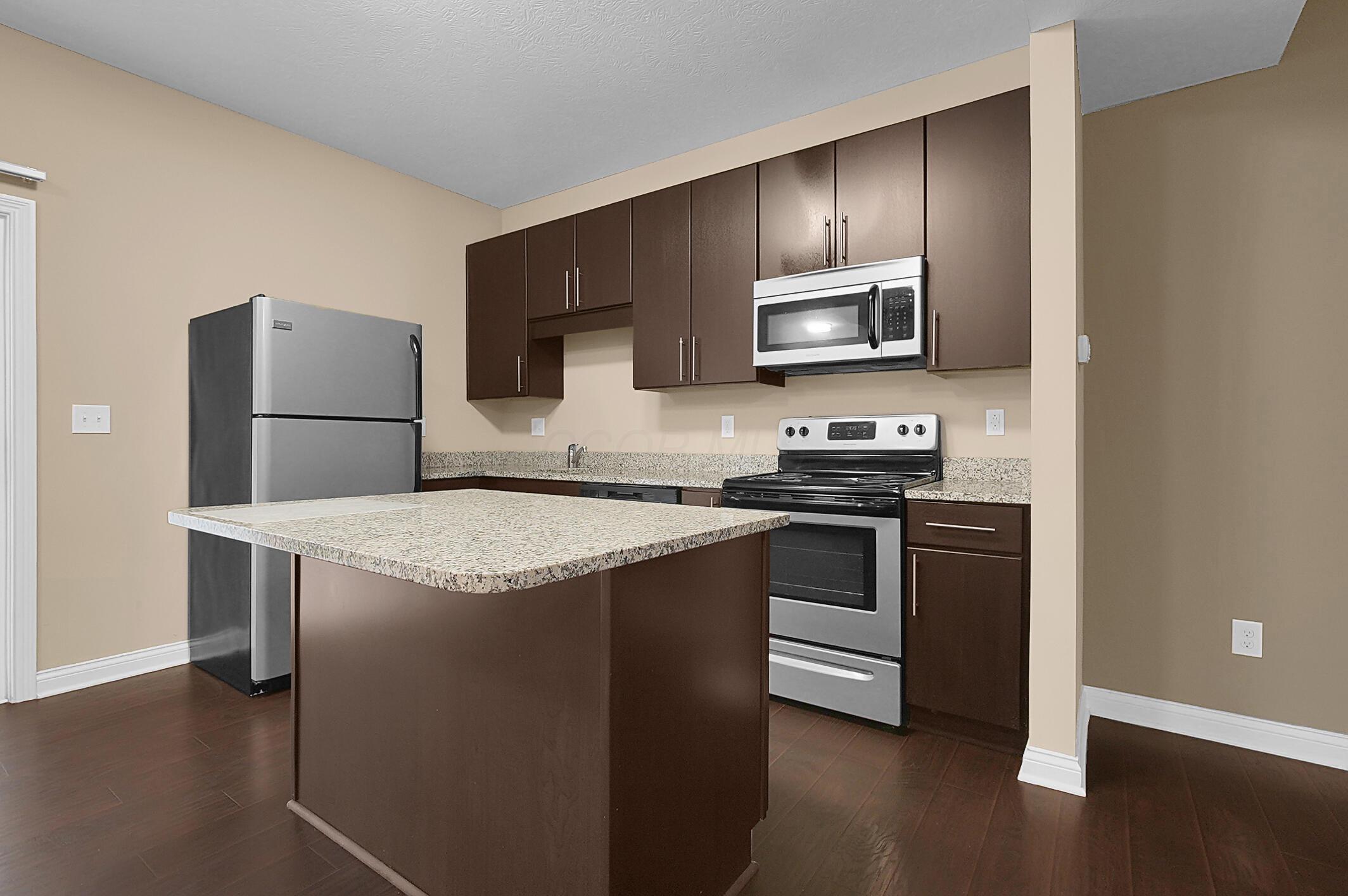 5527 Albany Terrace Way