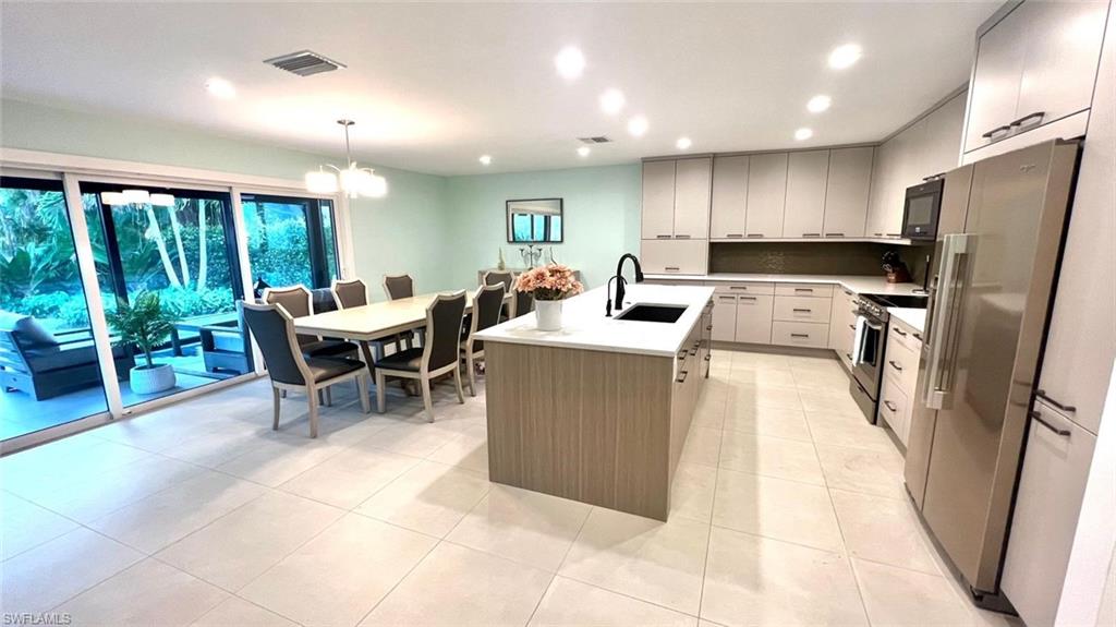 4836 Napoli DR