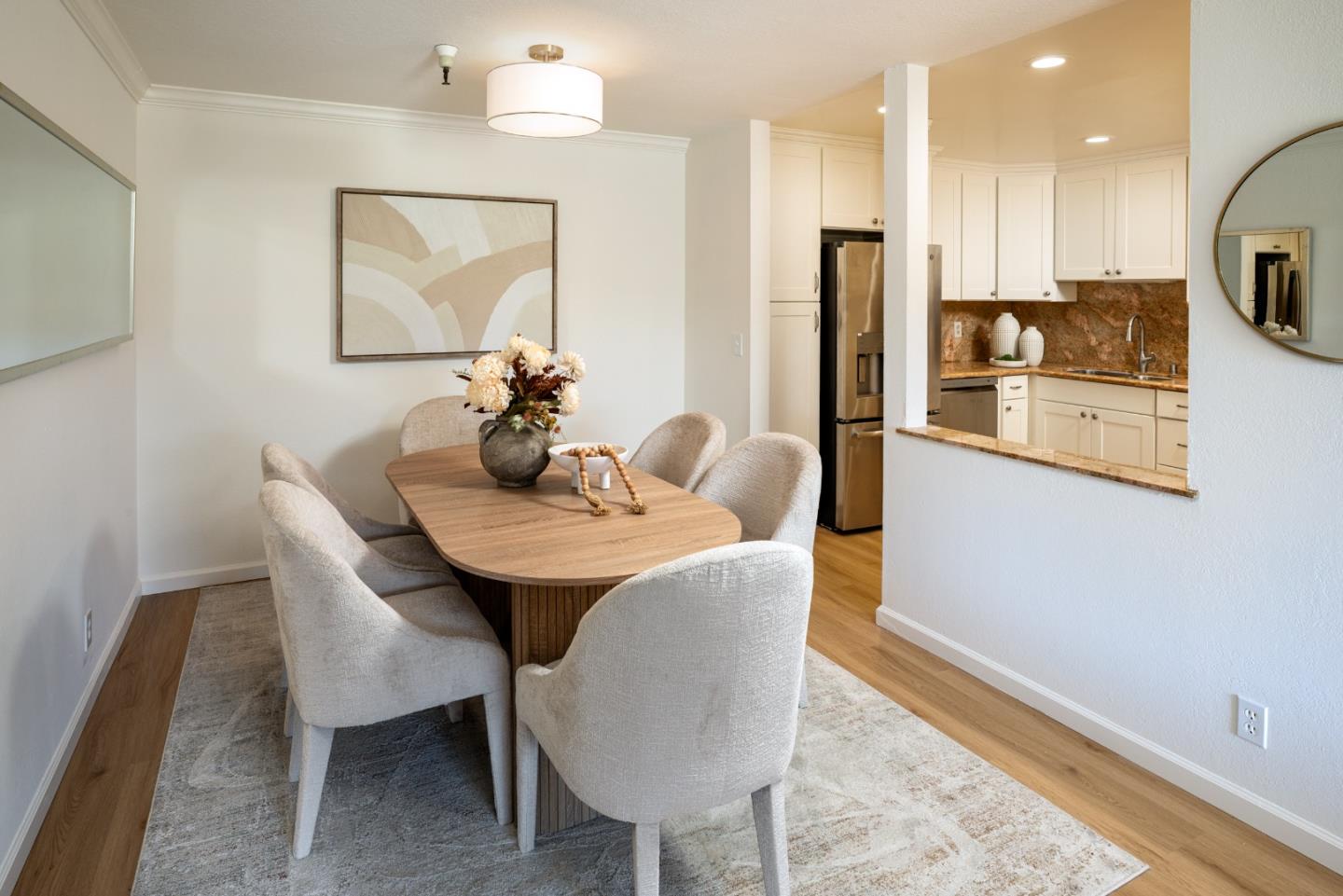 2111 Latham 321