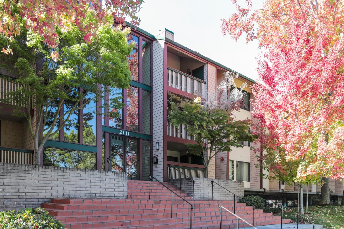 2111 Latham 321