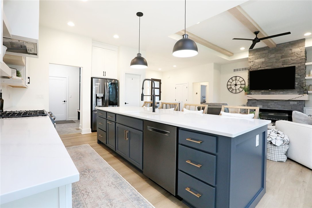8252 NW 28th Street