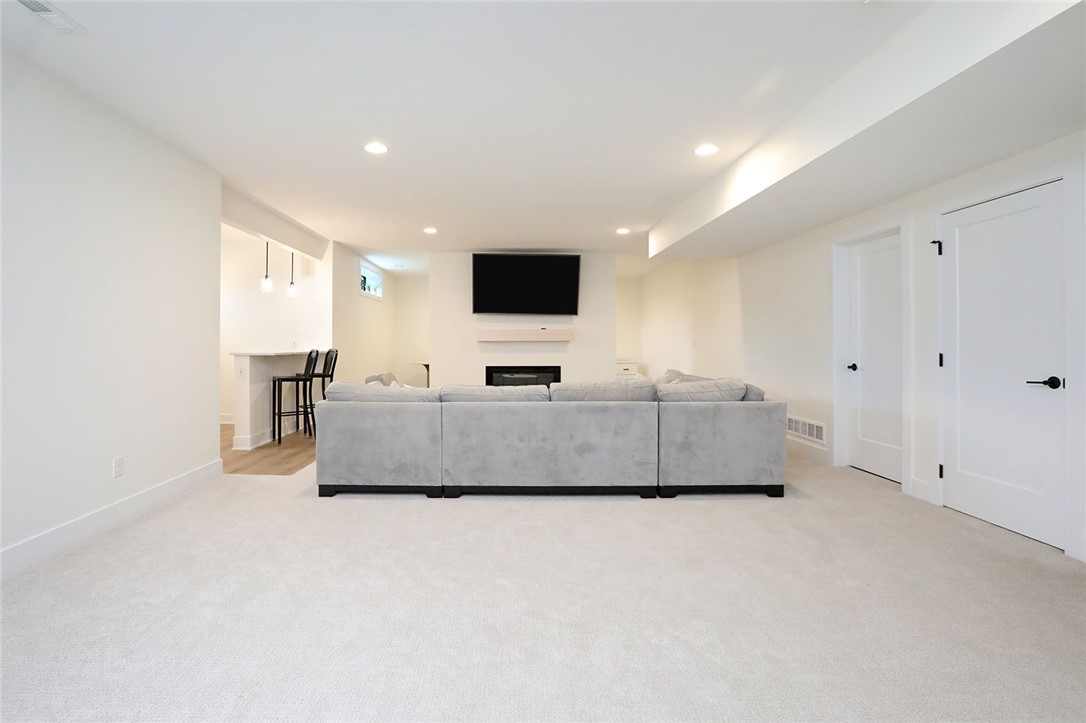 8252 NW 28th Street