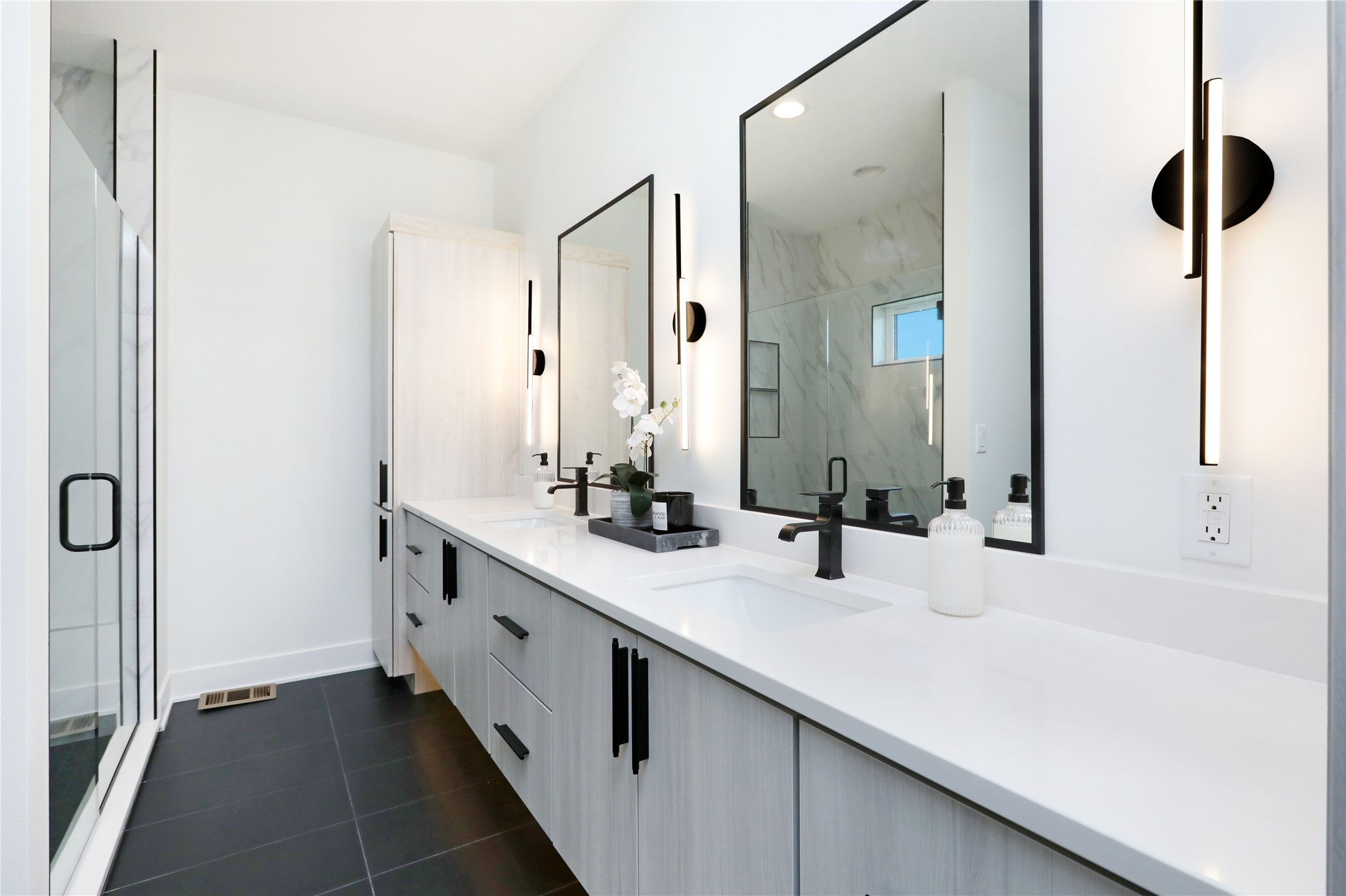 2909 Crest View Circle