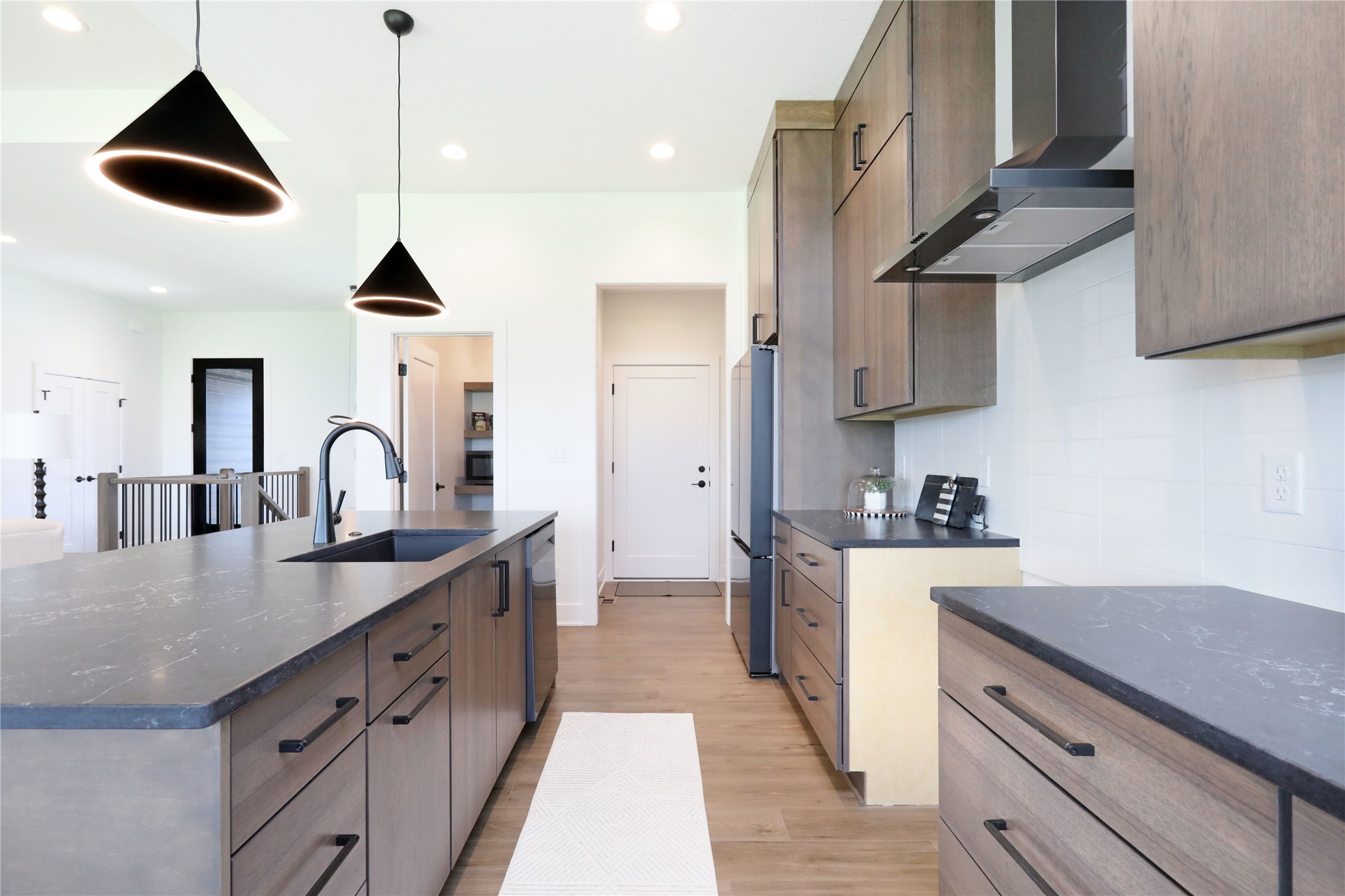 2909 Crest View Circle