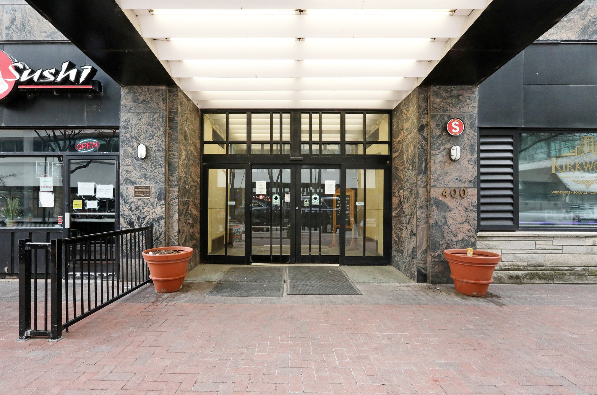 400 Walnut Street 304