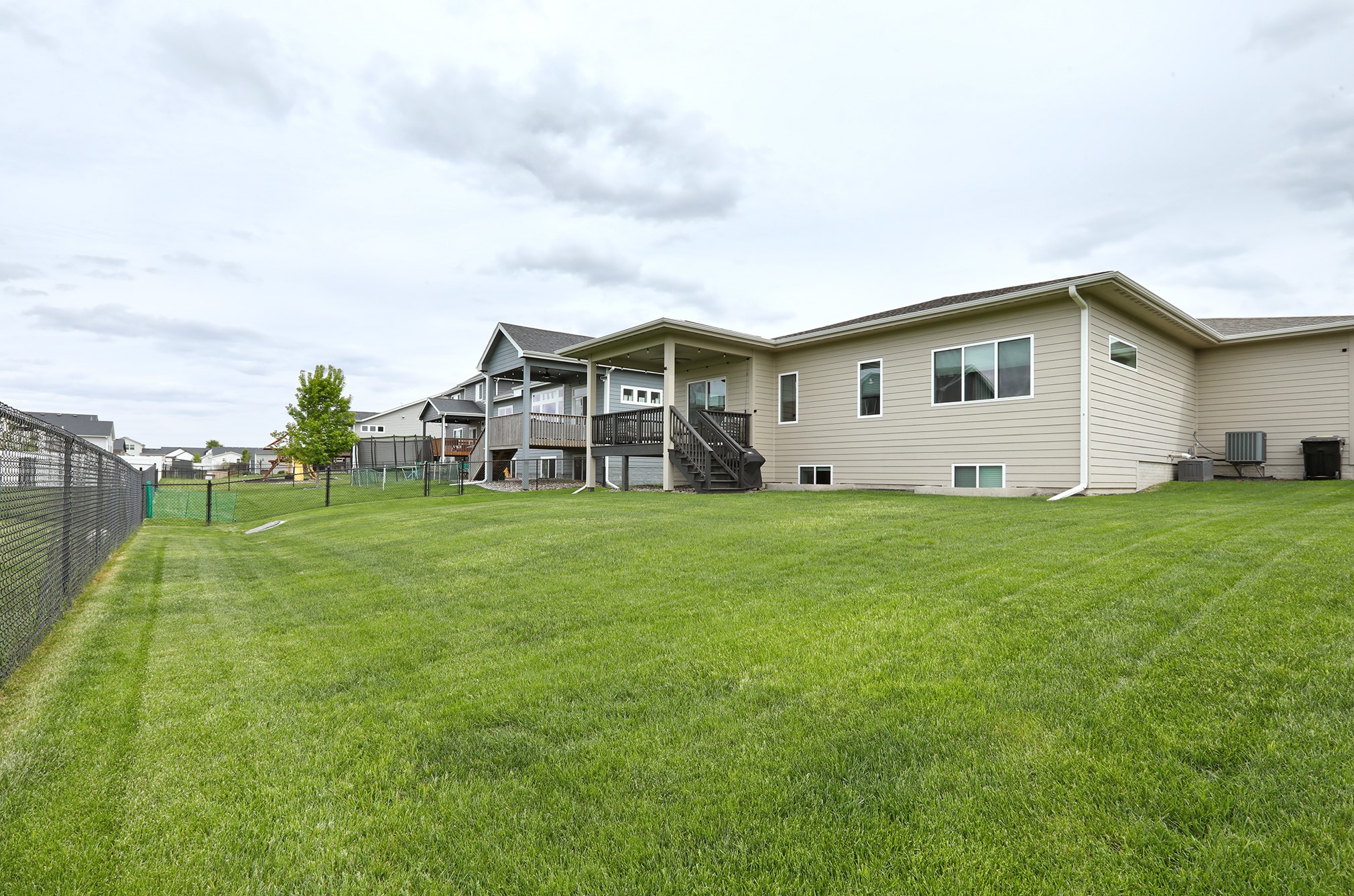 827 33rd Court SW