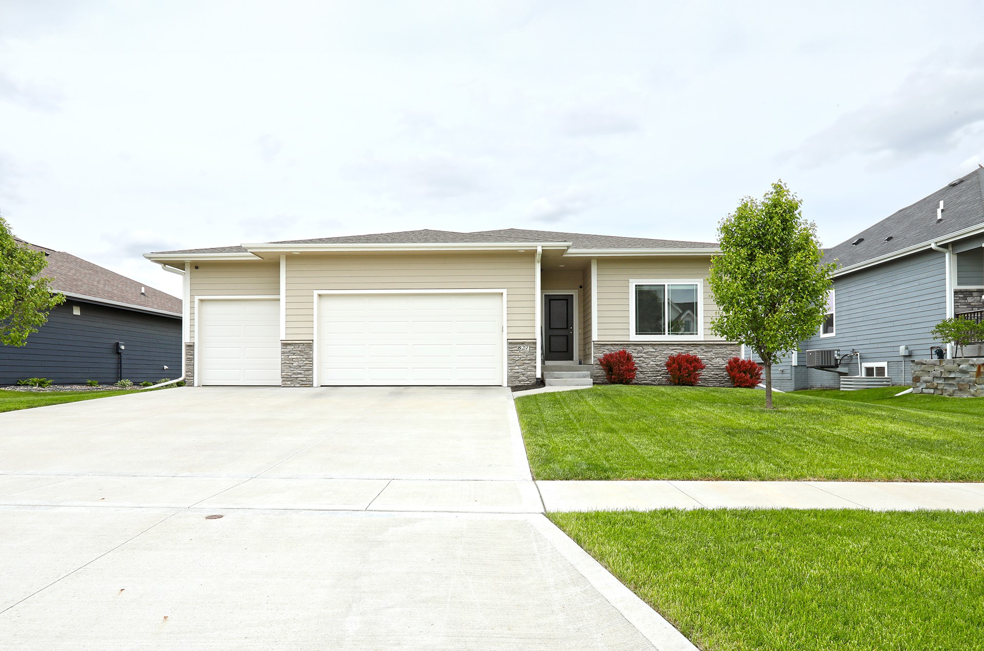827 33rd Court SW