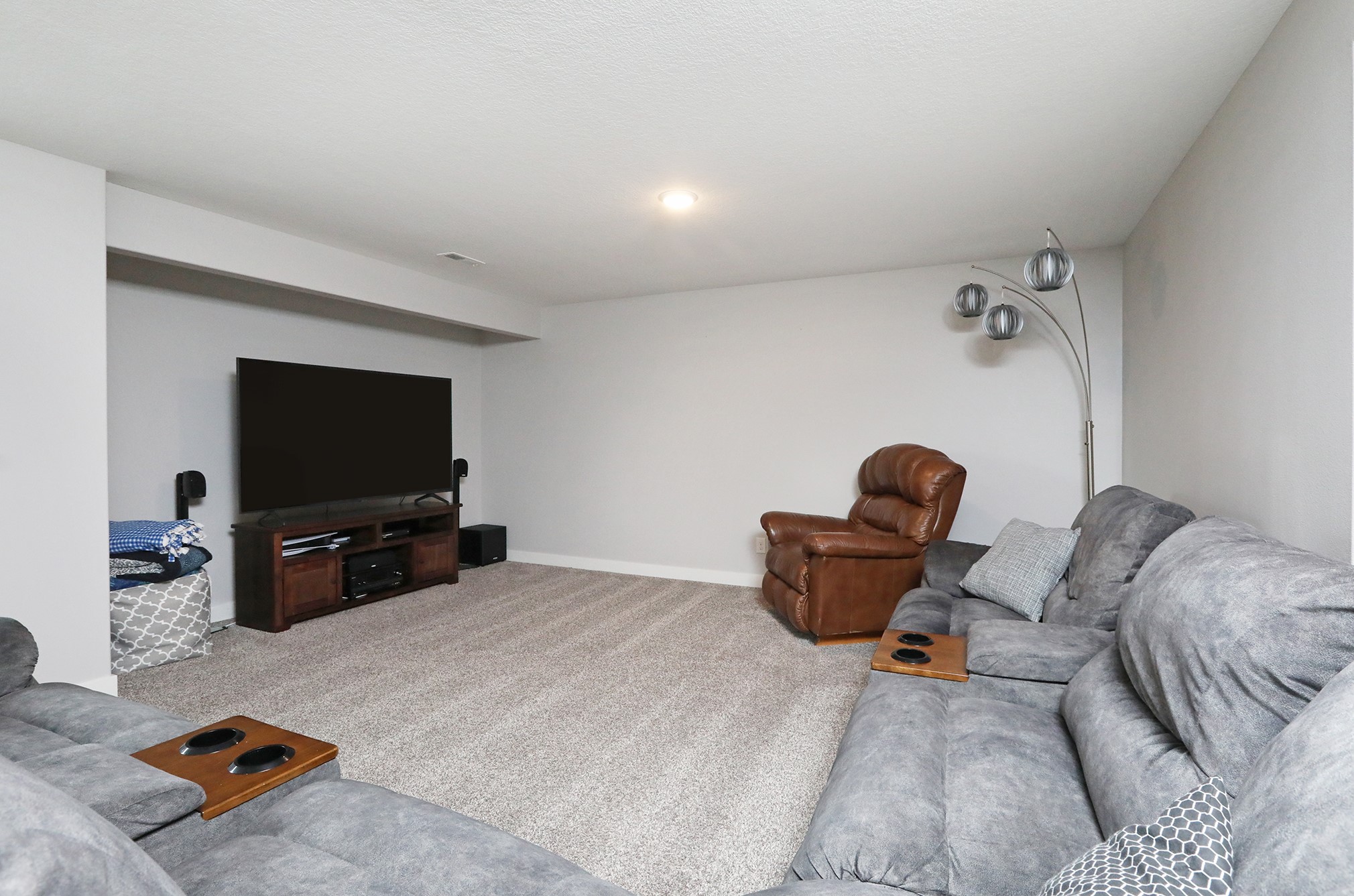 827 33rd Court SW