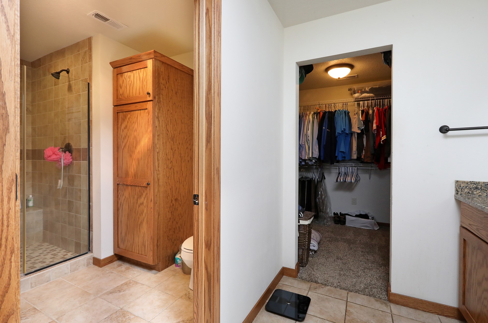 422 Stonegate Court SW