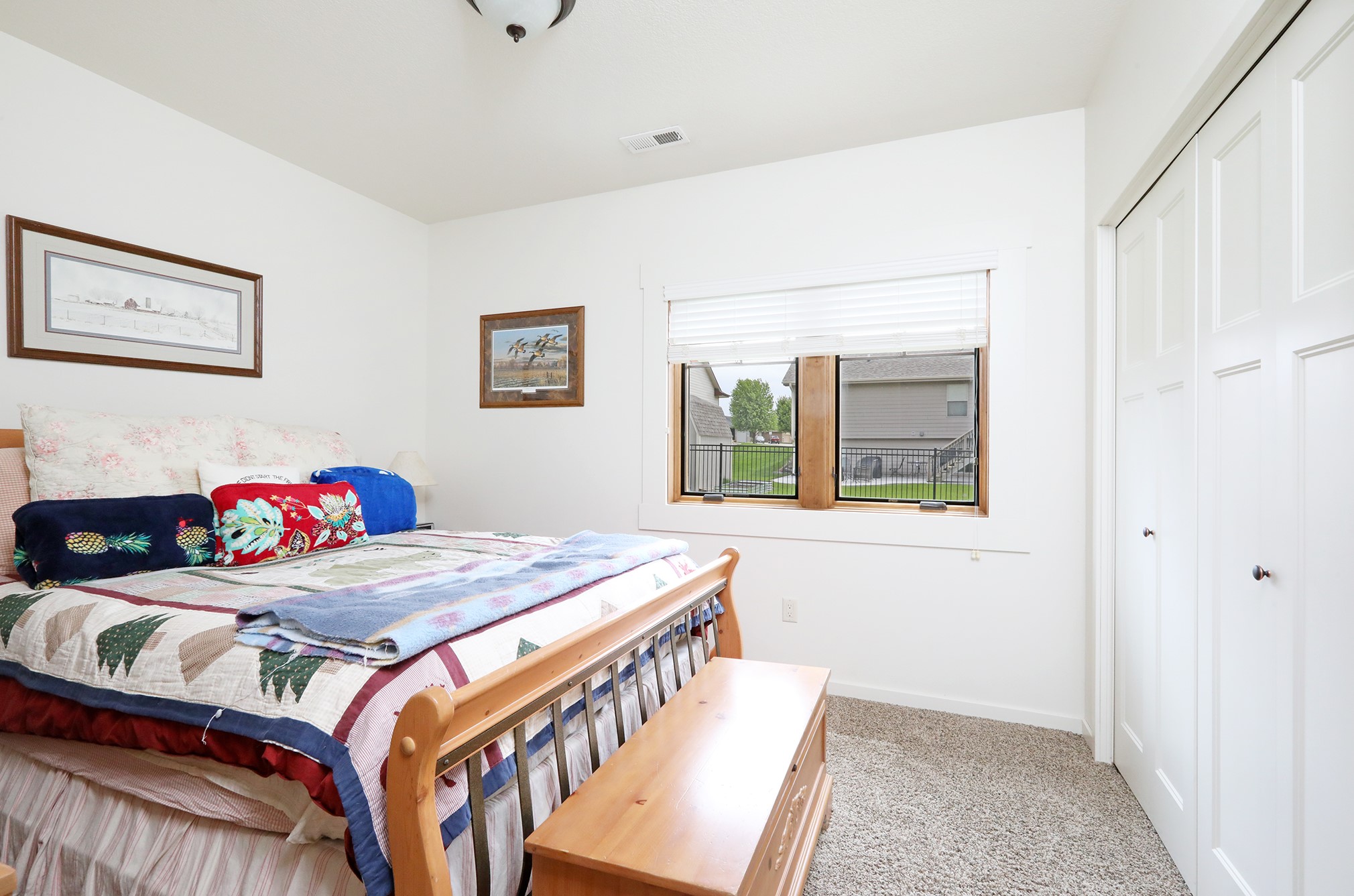 422 Stonegate Court SW