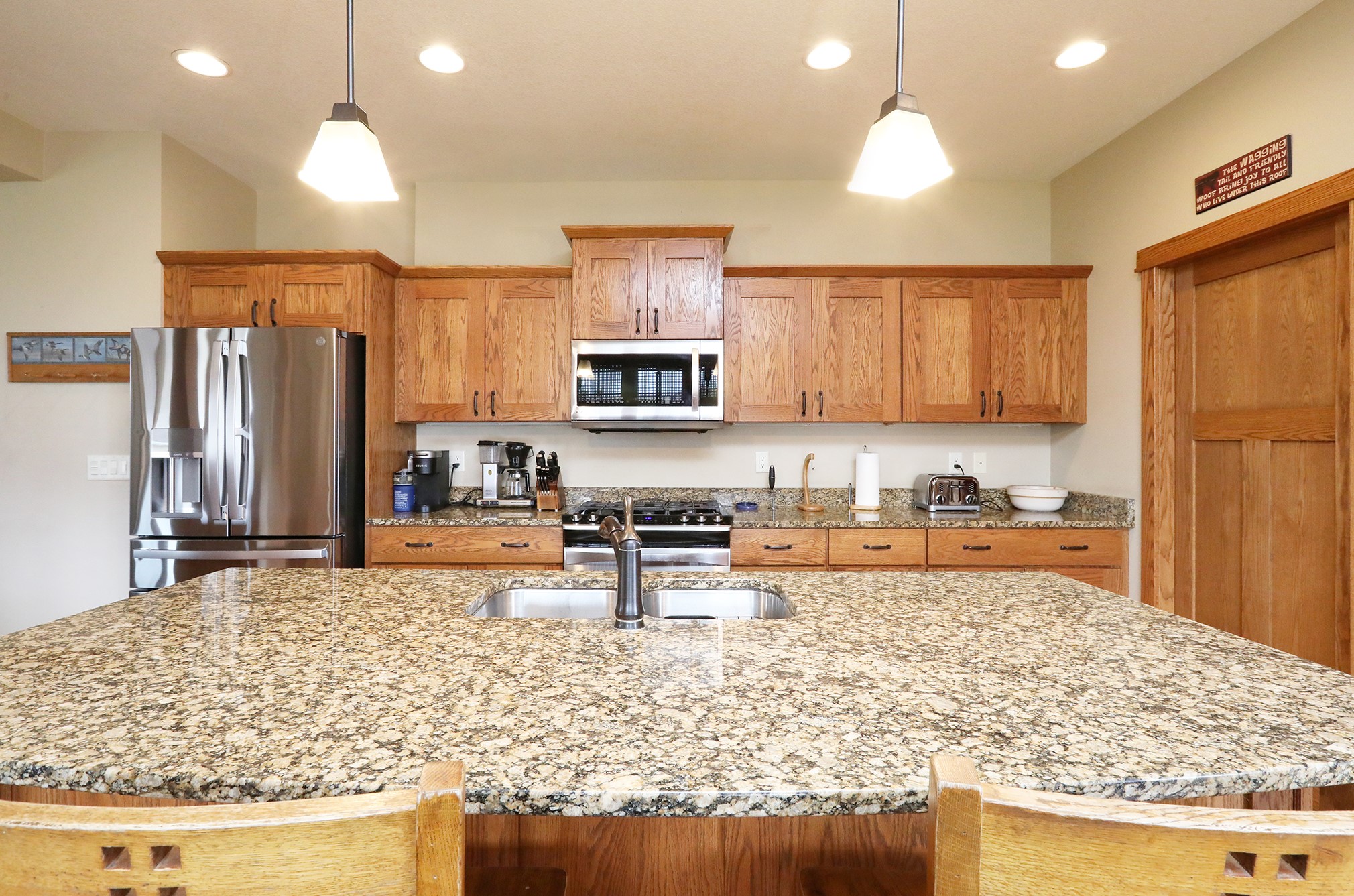 422 Stonegate Court SW