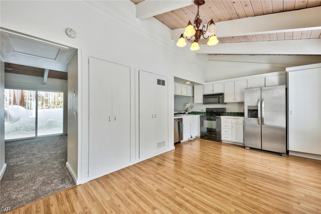 854 Lichen Court 6