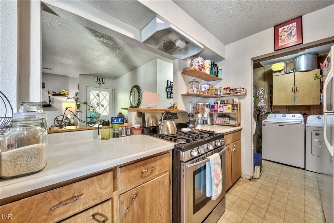 934 Wendy Lane
