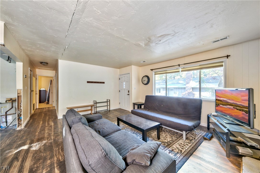 934 Wendy Lane