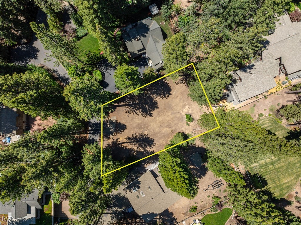 1585 Pine Cone Circle