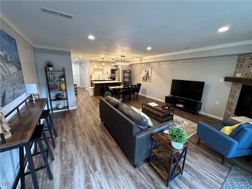 861 Southwood Boulevard 18