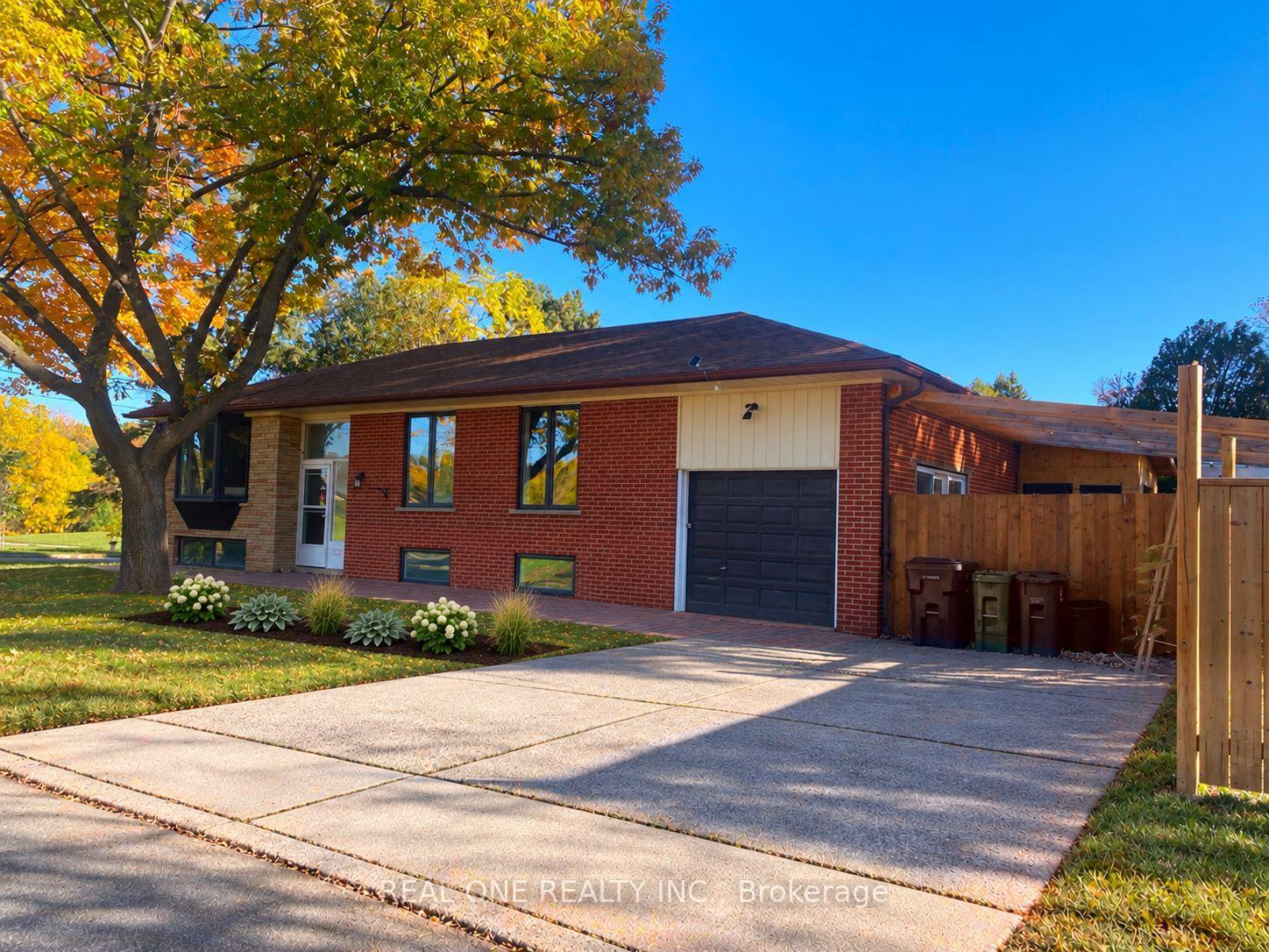 149 Bishop Avenue, Toronto