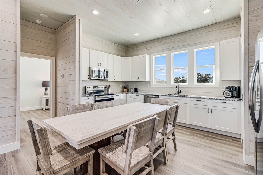 151 Seven Palms Dr