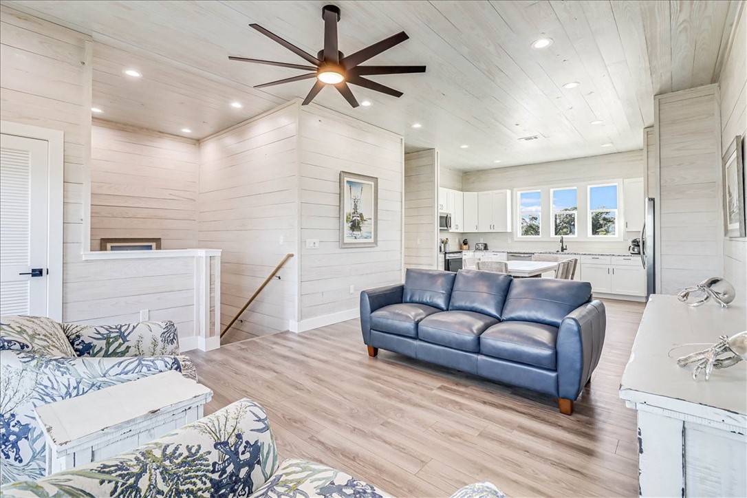 151 Seven Palms Dr