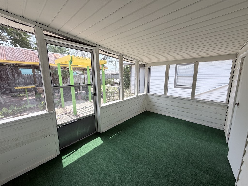 113 Riviera Dr