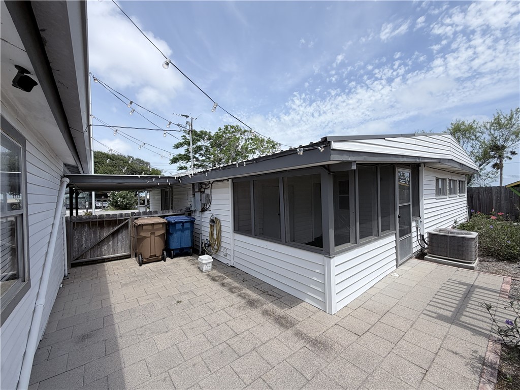113 Riviera Dr