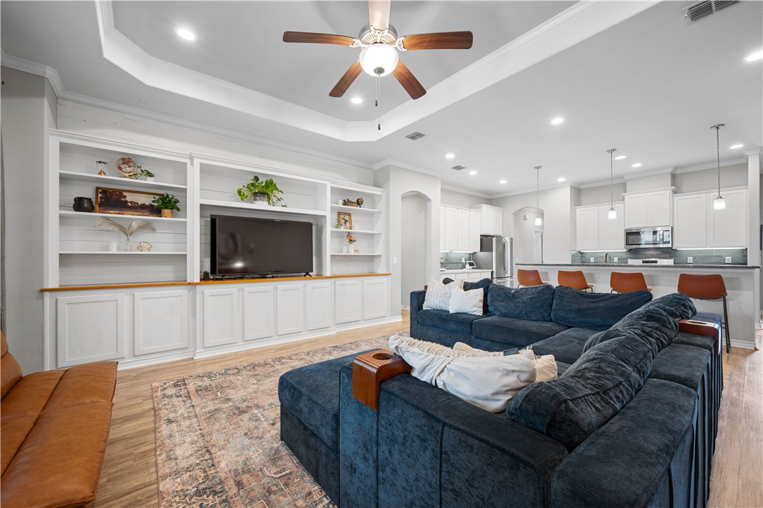 106 Dream Oak Dr