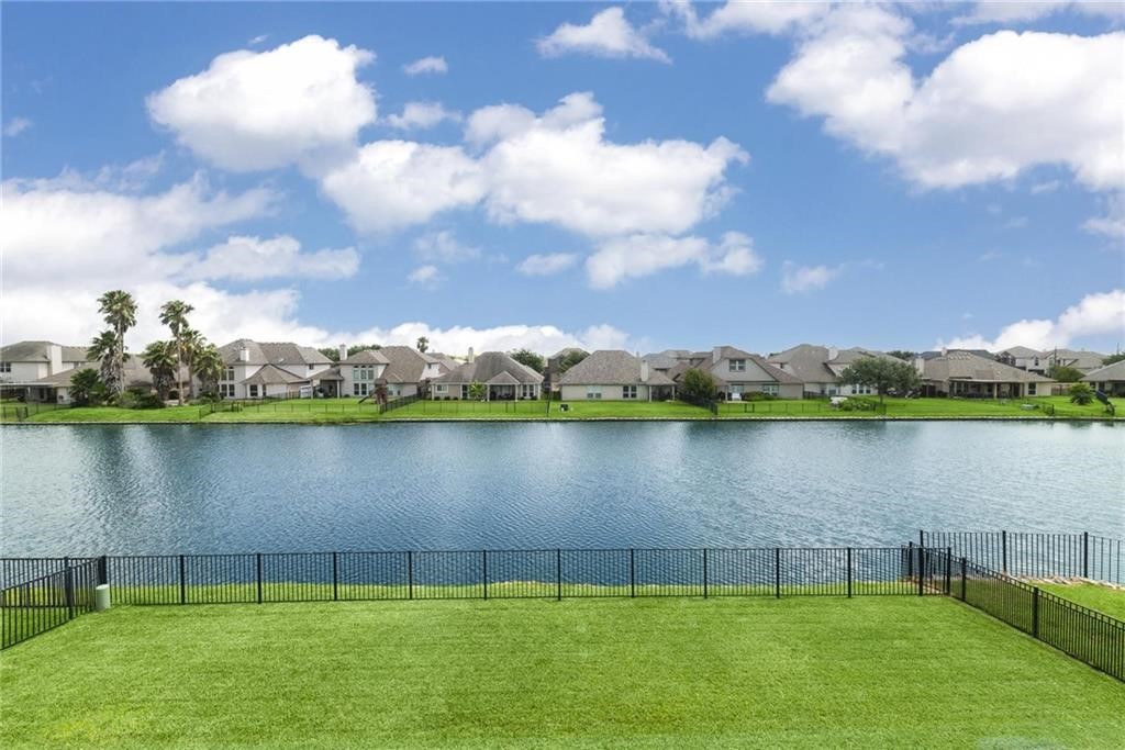 12 Reserve Blvd