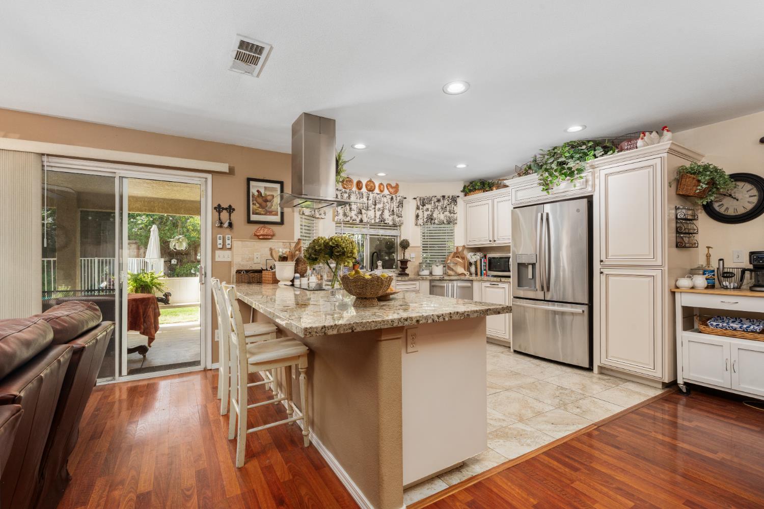 5123 W Browning Avenue