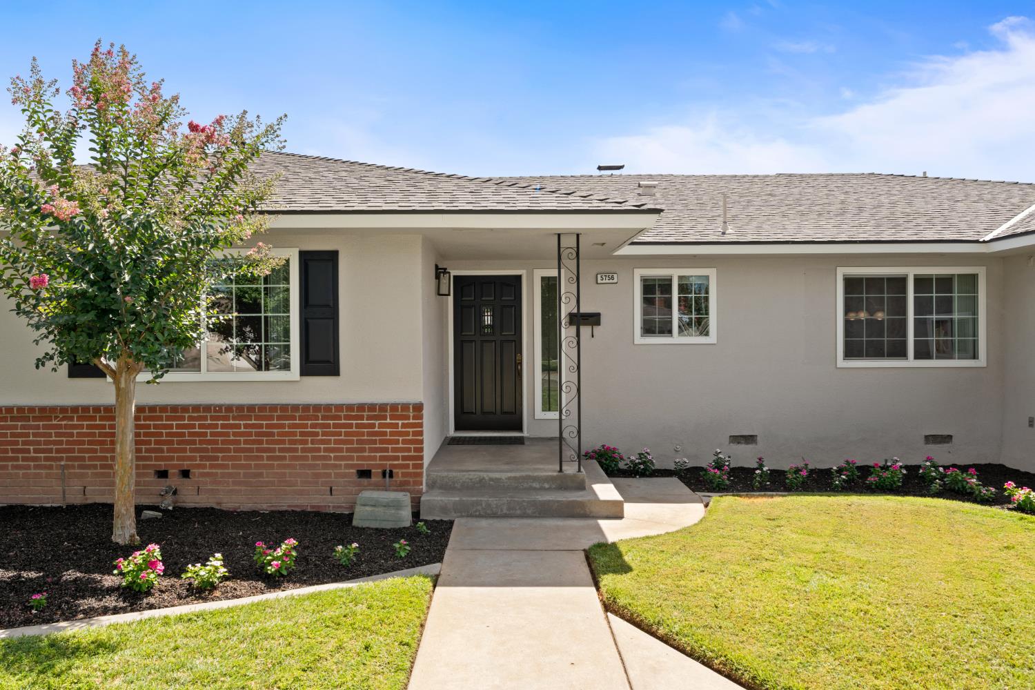 5756 N Bond Street