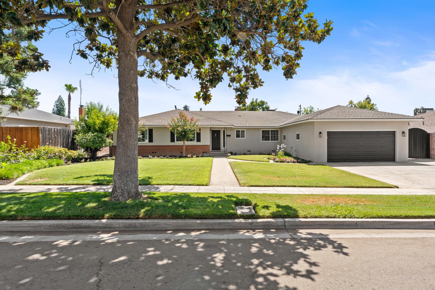 5756 N Bond Street