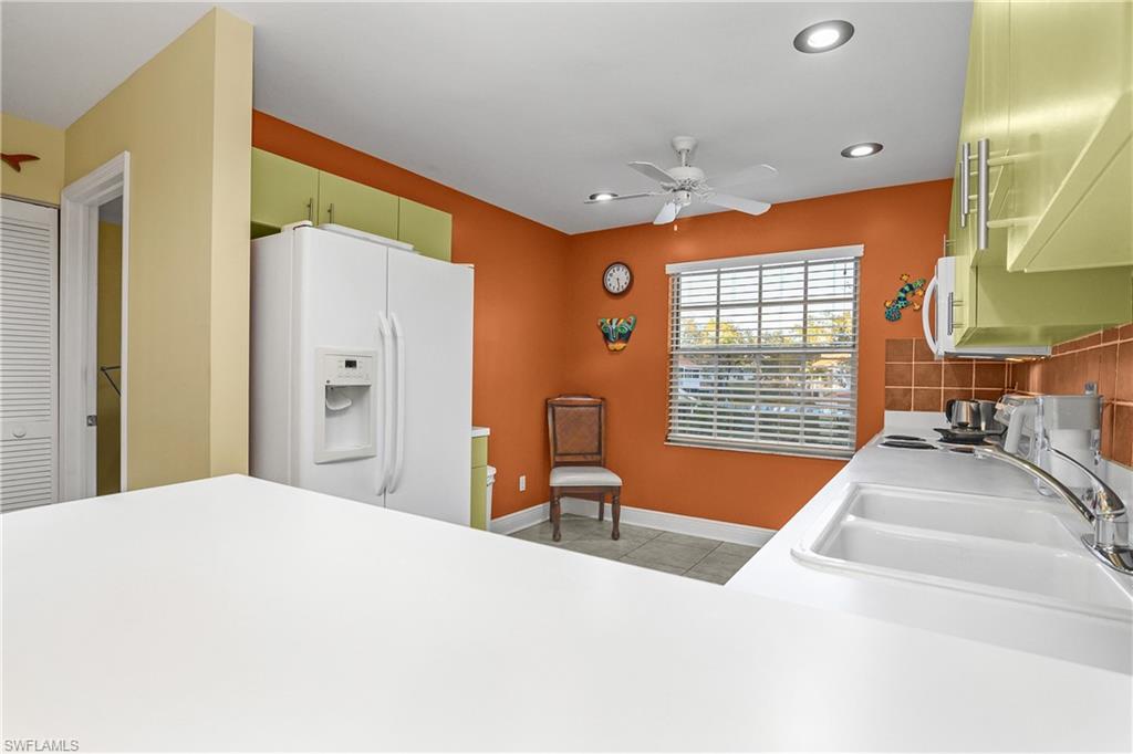 541 Windsor SQ # 202